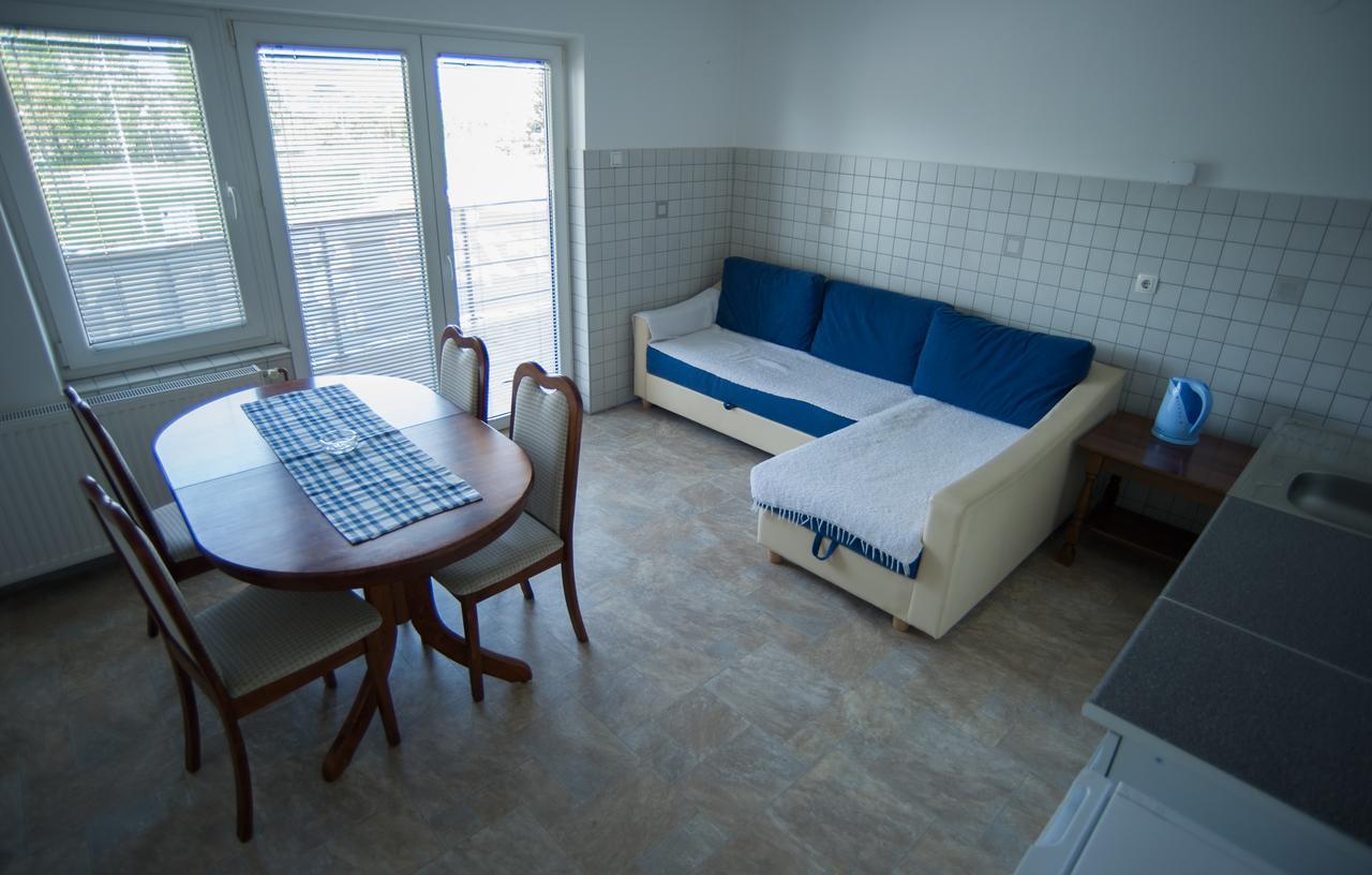 באניה לוקה Hostel Larisa מראה חיצוני תמונה